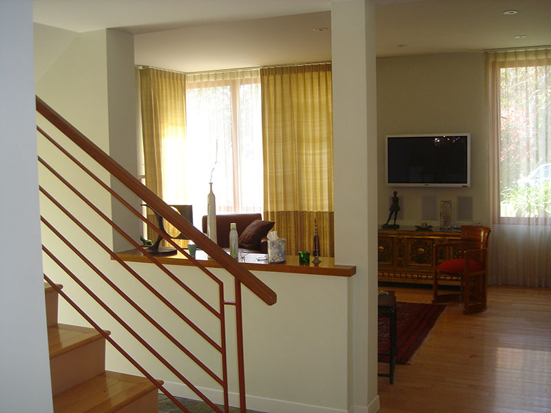 Geometric shapes enhance this contemporary livingroom
